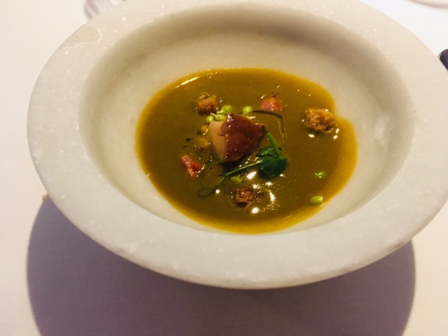 Pote de berza y repollo, foie asado y chosco