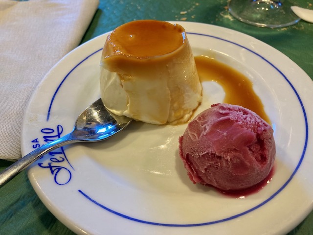 Flan de chocolate blanco