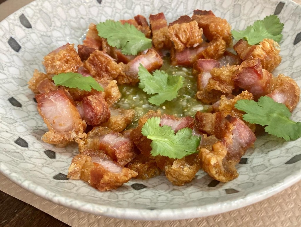 Torrezno frito aliñado