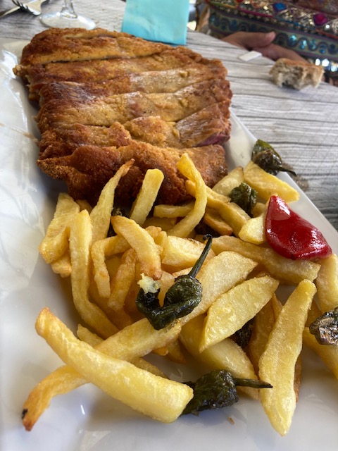 Cachopo de ternera con jamón y queso