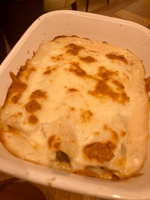 Canelones de guiso de ternera